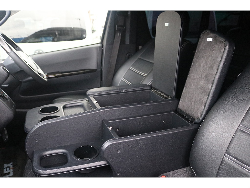 トヨタ ハイエースバン(15枚目)