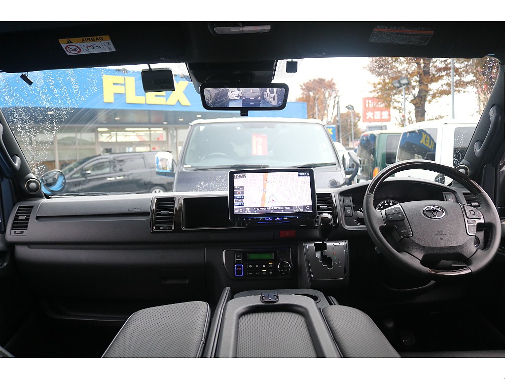 トヨタ ハイエースバン(16枚目)