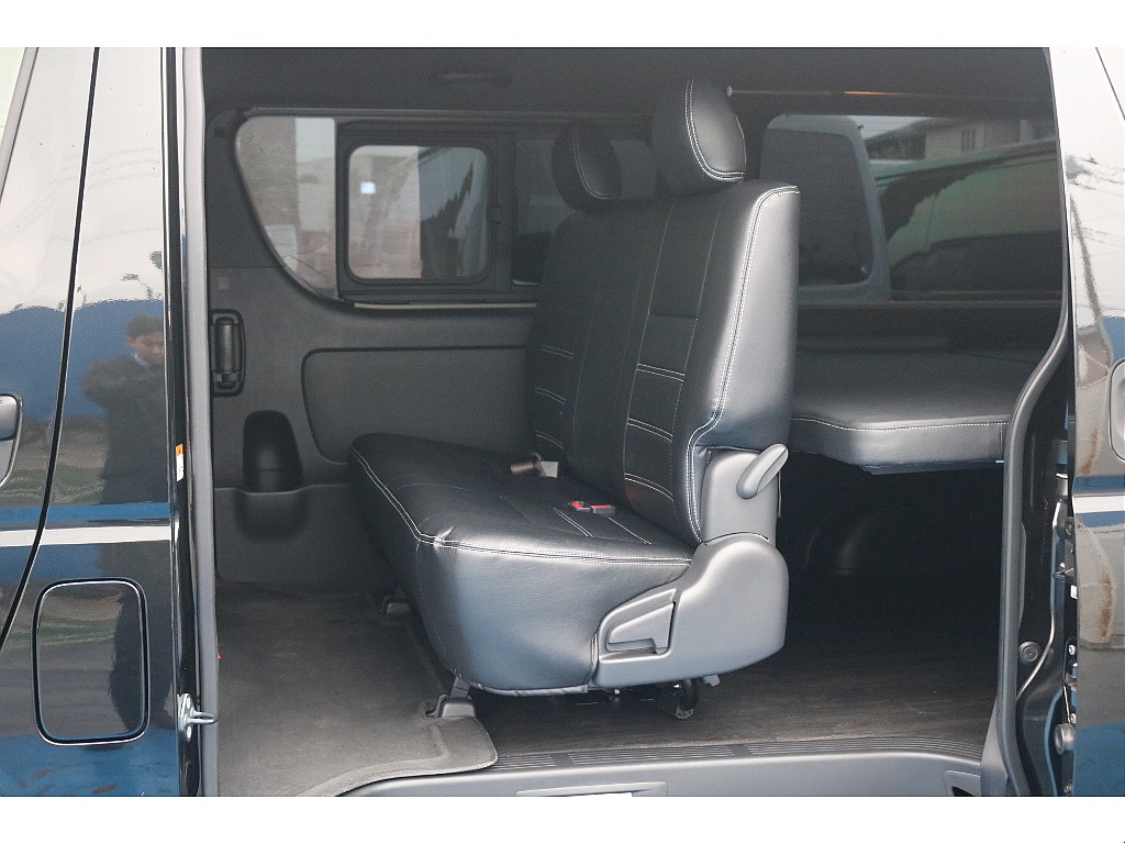 トヨタ ハイエースバン(7枚目)