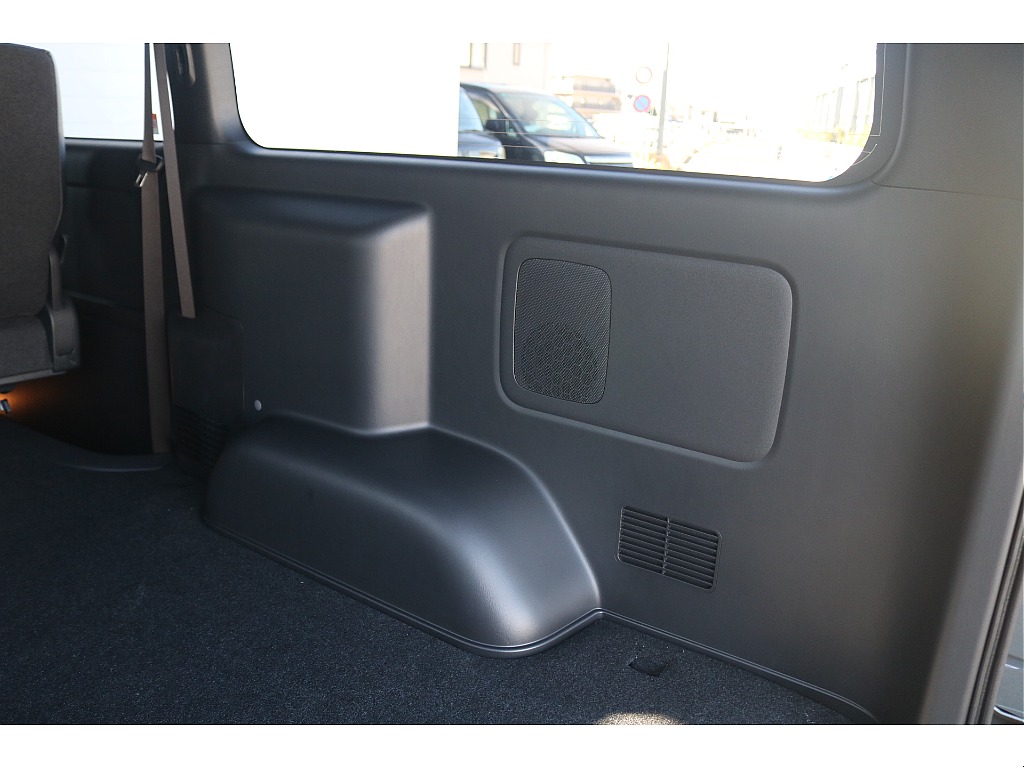 トヨタ ハイエースバン(16枚目)