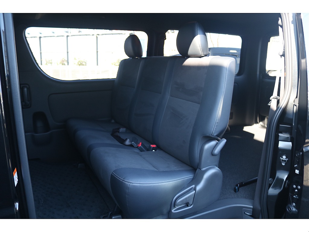 トヨタ ハイエースバン(23枚目)