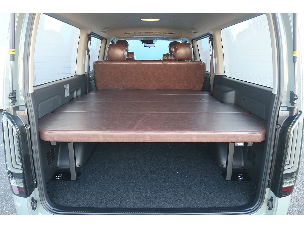 トヨタ ハイエースバン(2枚目)