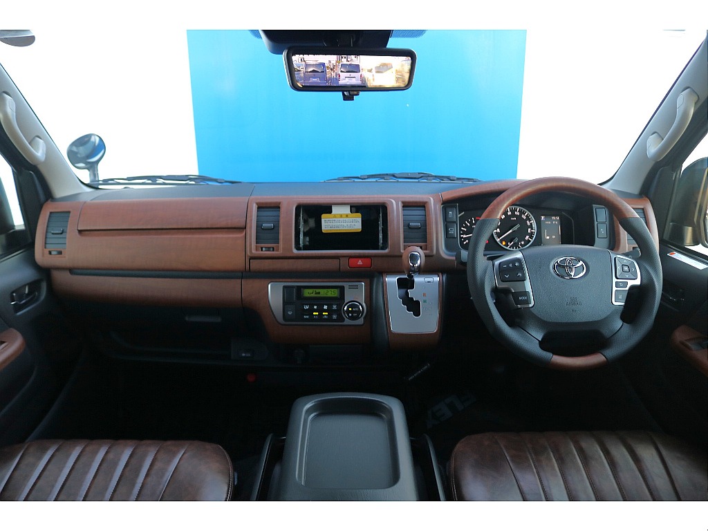 トヨタ ハイエースバン(16枚目)