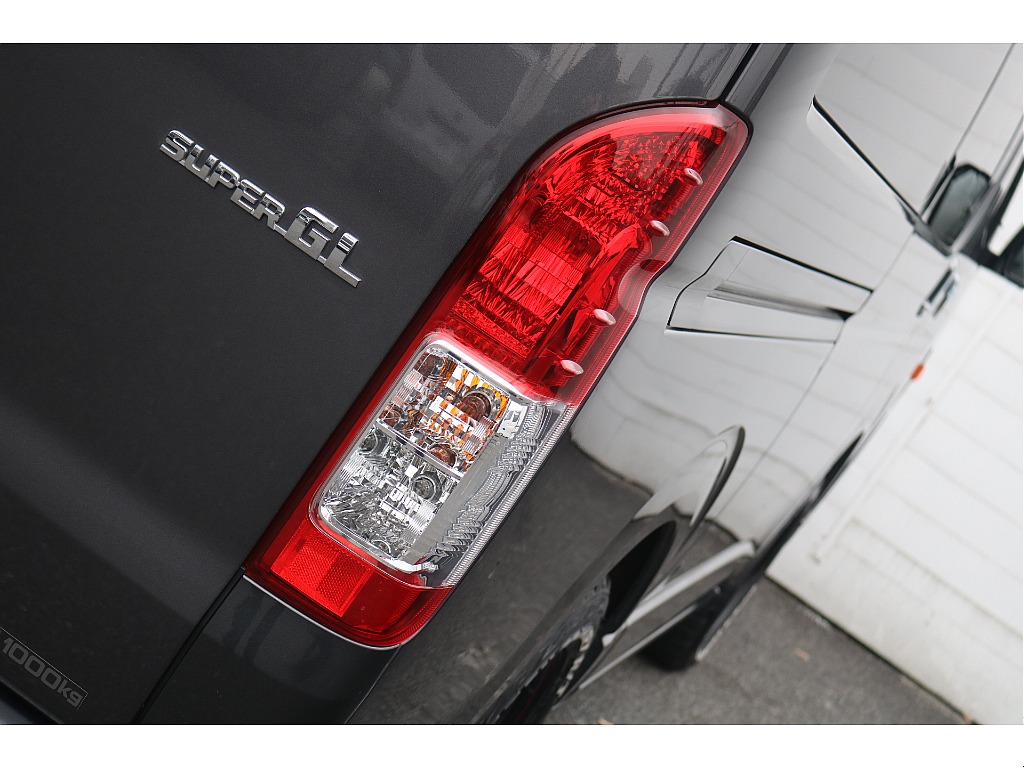 トヨタ ハイエースバン(14枚目)