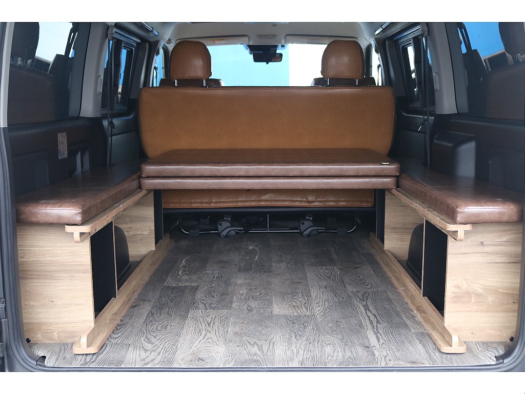 トヨタ ハイエースバン(3枚目)