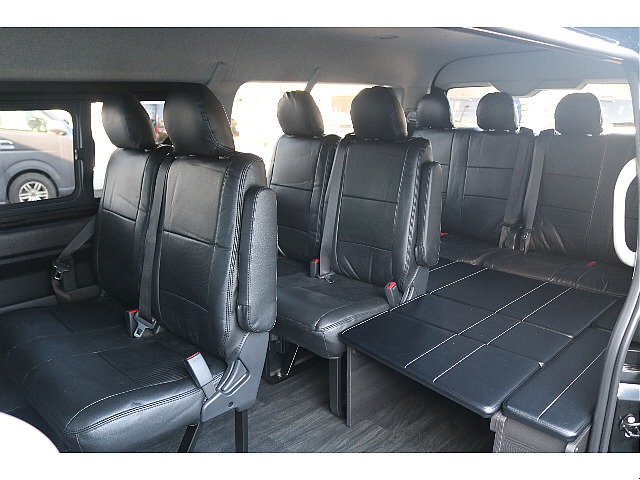 ベッド付きの１０人乗り♪