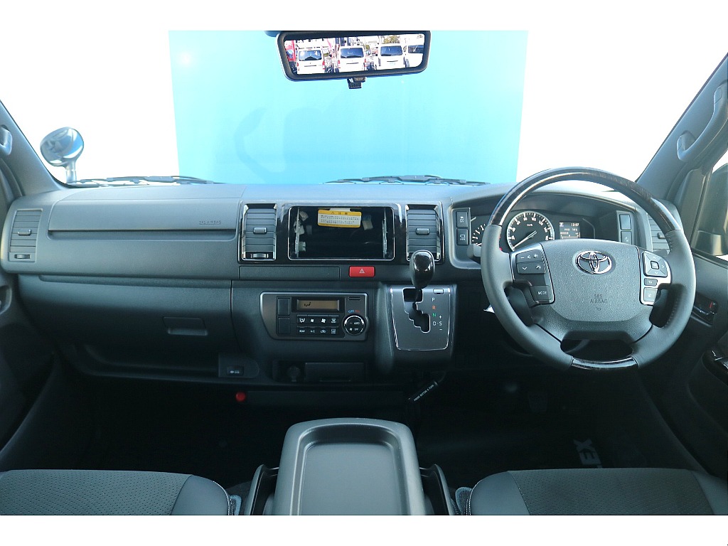トヨタ ハイエースバン(16枚目)