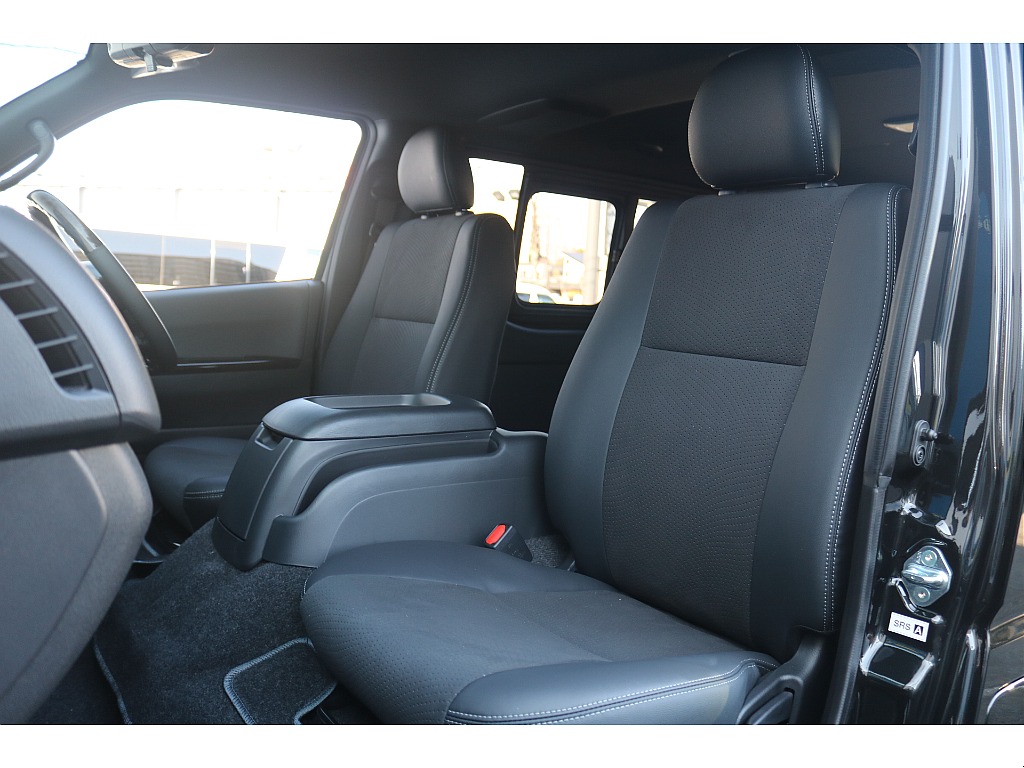 トヨタ ハイエースバン(33枚目)