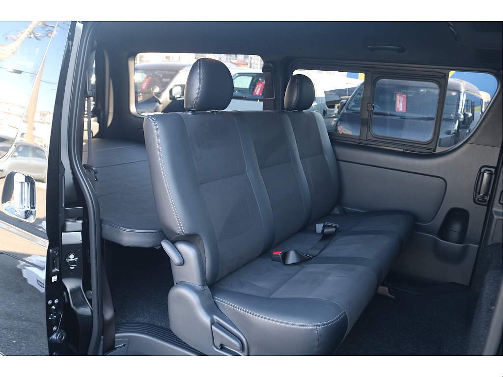 トヨタ ハイエースバン(34枚目)