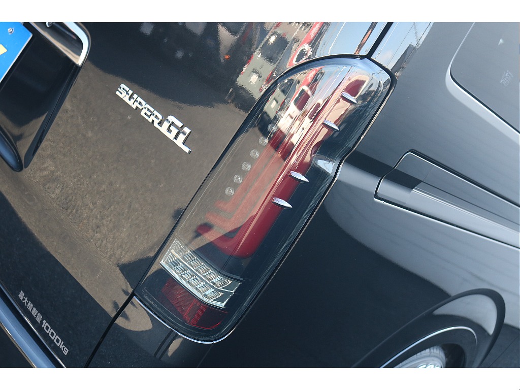 トヨタ ハイエースバン(7枚目)