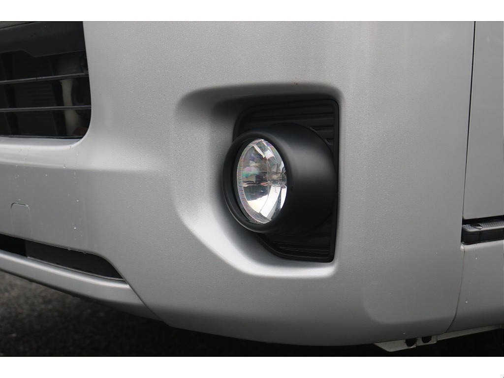 トヨタ ハイエースバン(9枚目)