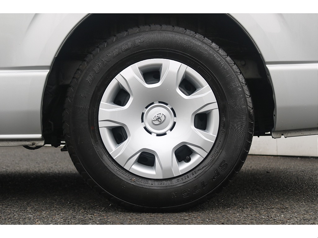 トヨタ ハイエースバン(10枚目)