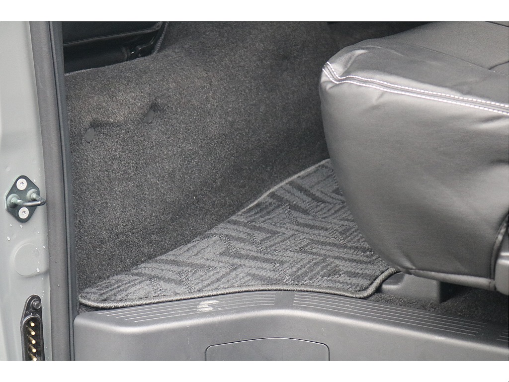 フロアマット付き♪