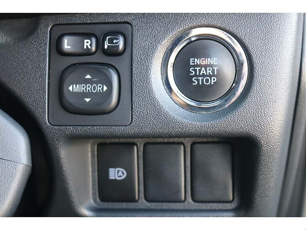 トヨタ ハイエースバン(13枚目)