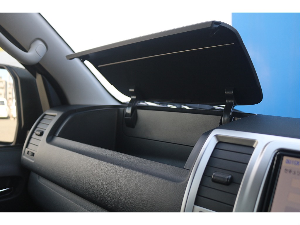 トヨタ ハイエースバン(15枚目)