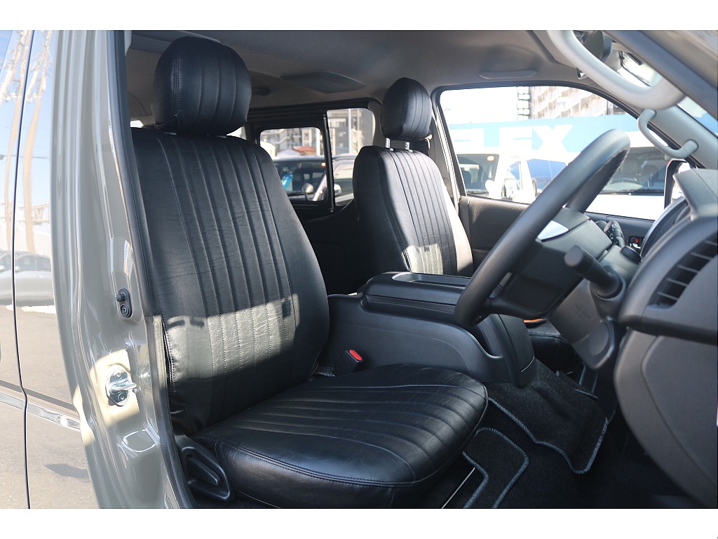 トヨタ ハイエースバン(17枚目)