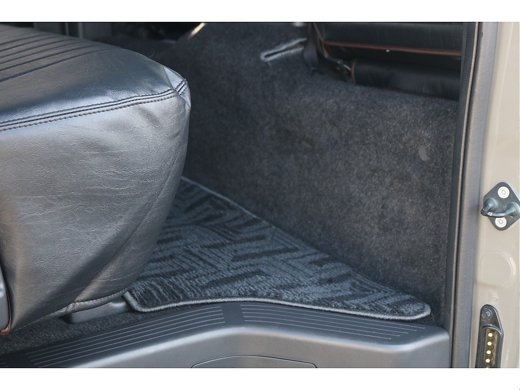 トヨタ ハイエースバン(7枚目)