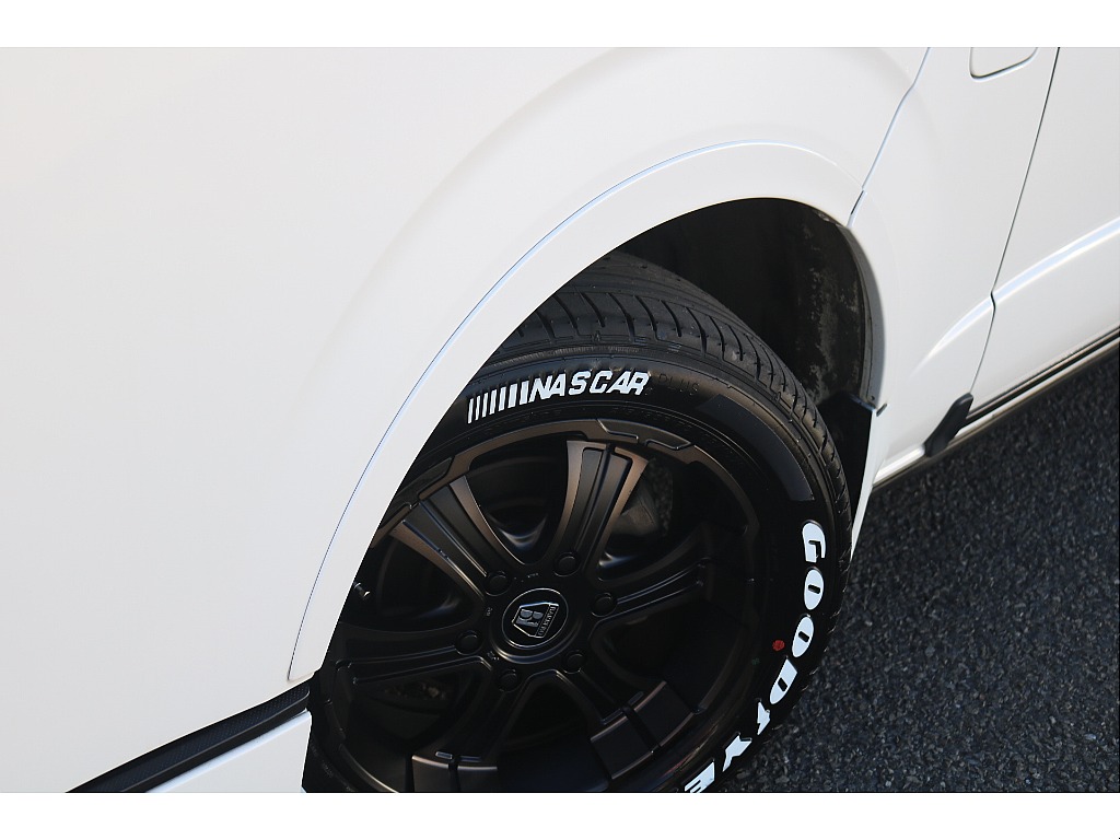 トヨタ ハイエースバン(30枚目)