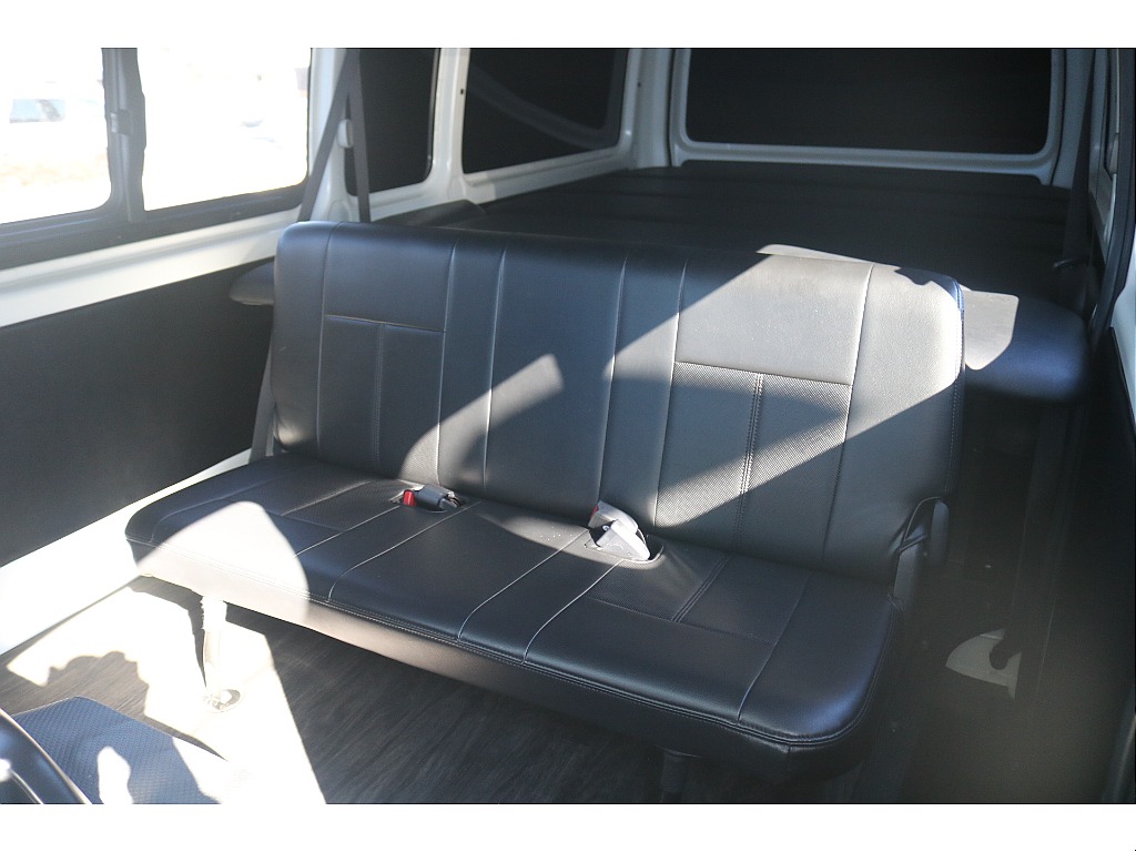 トヨタ ハイエースバン(35枚目)