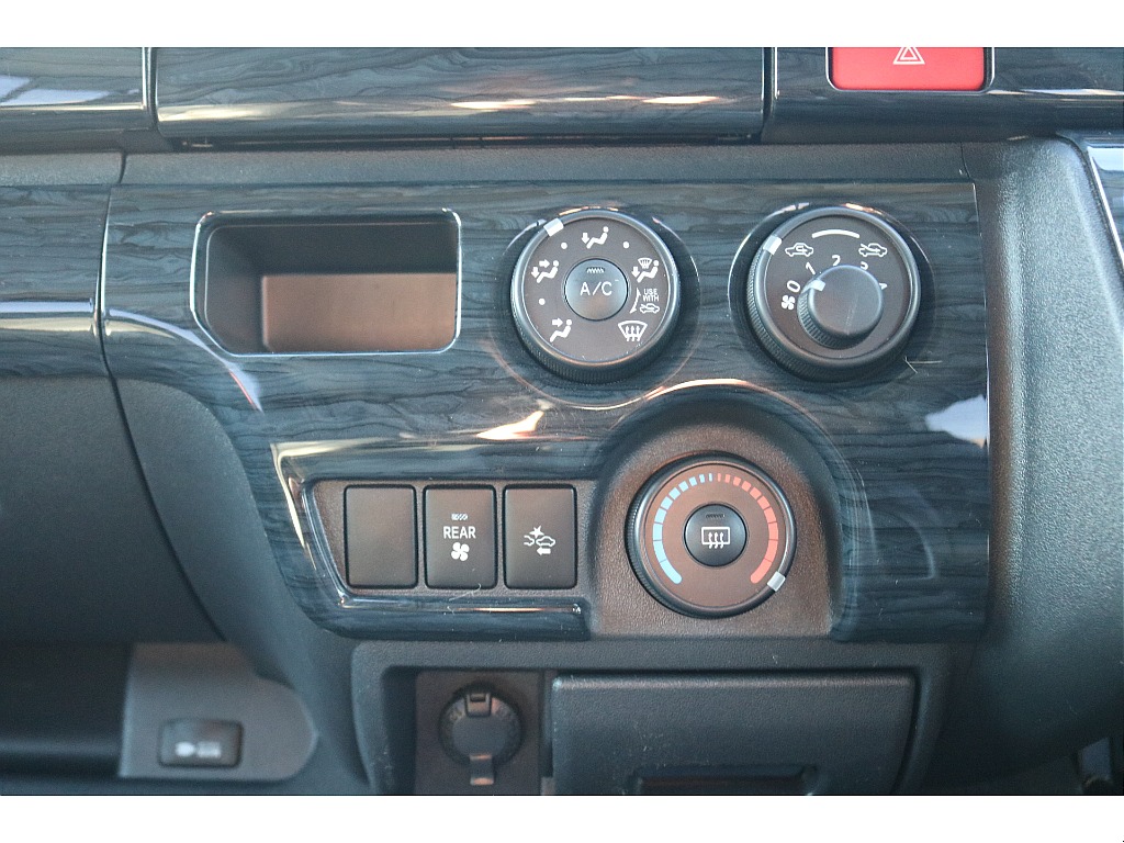 トヨタ ハイエースバン(39枚目)