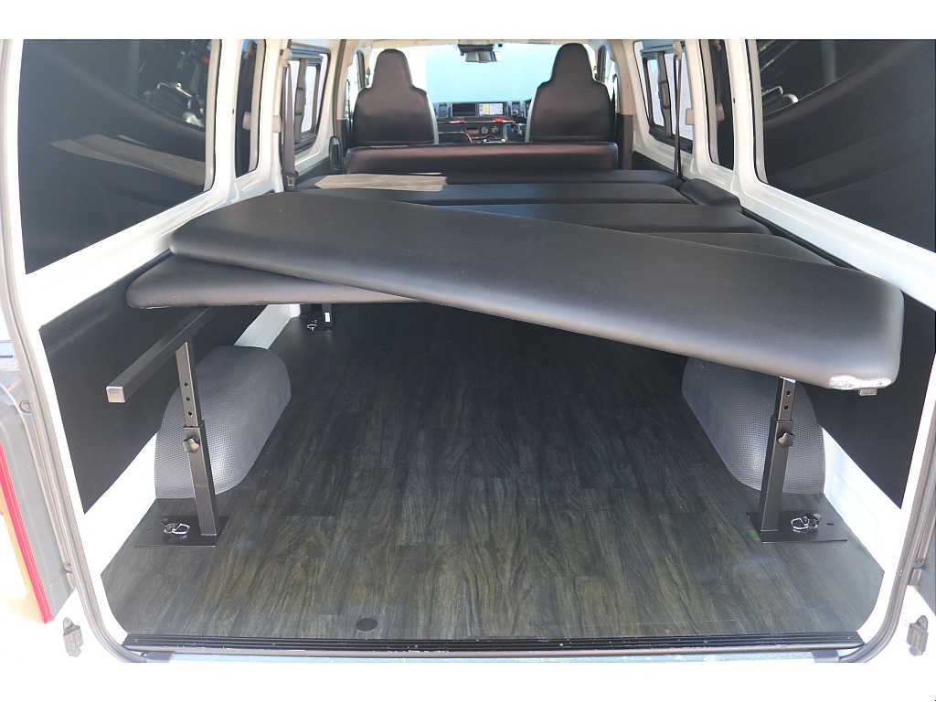 トヨタ ハイエースバン(7枚目)