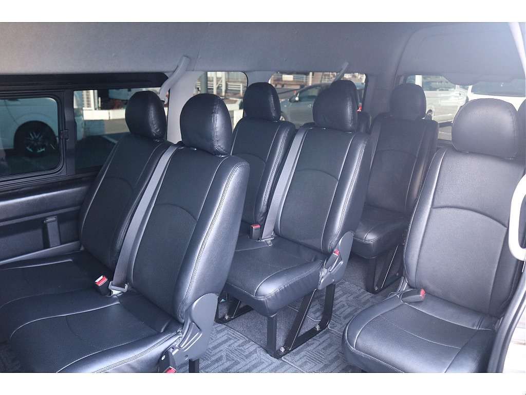 トヨタ ハイエース(5枚目)