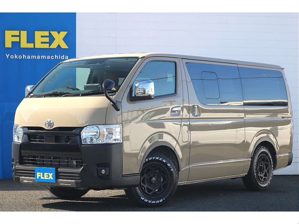 外装はT-ForceにNT-1ホイールでオフロードカスタム！ 内装はブラウンシートカバーとベッドキットで作成しております！