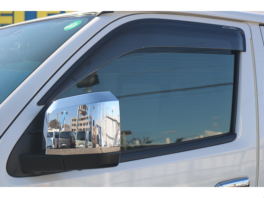 トヨタ ハイエースバン(14枚目)