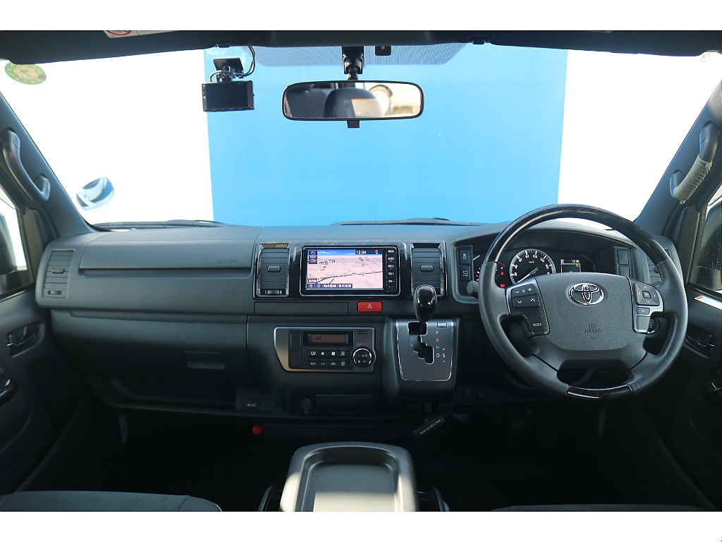 トヨタ ハイエースバン(16枚目)