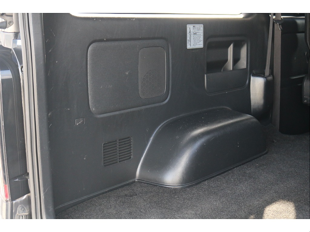 トヨタ ハイエースバン(13枚目)