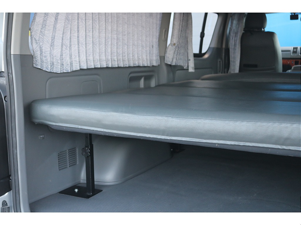 トヨタ ハイエースバン(13枚目)