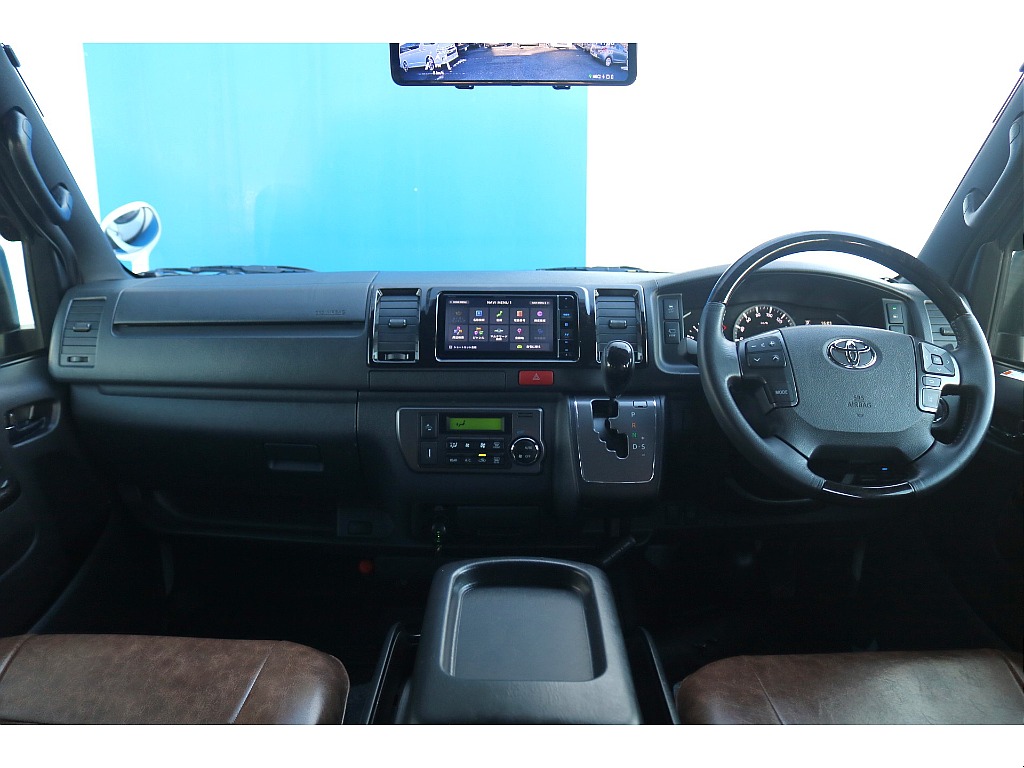 トヨタ ハイエースバン(16枚目)