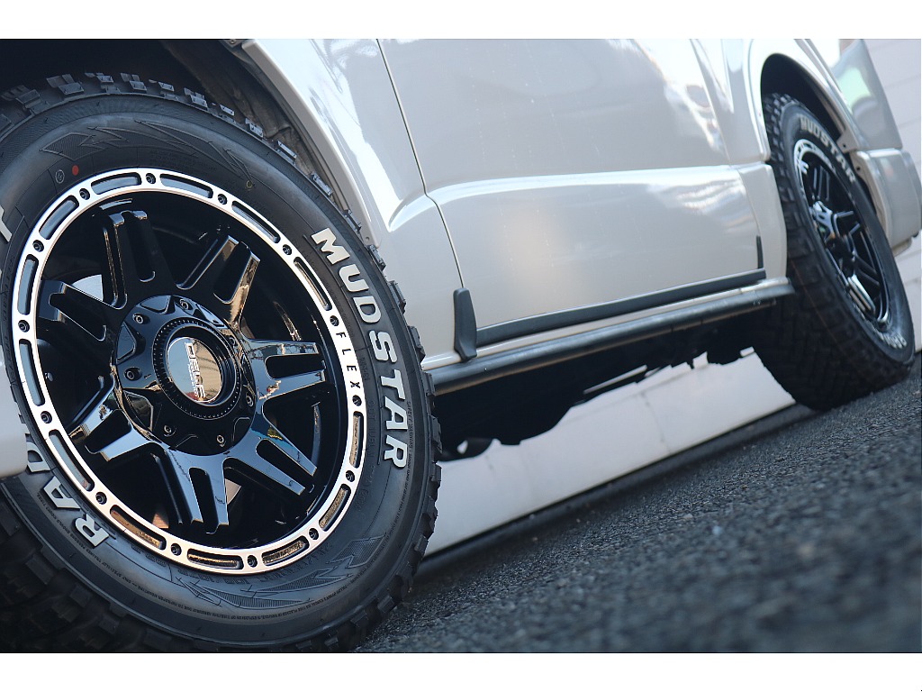 トヨタ ハイエースバン(10枚目)