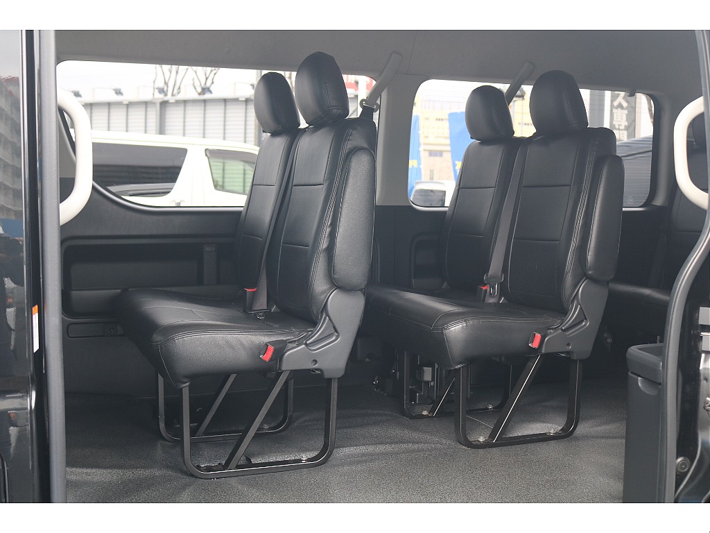 トヨタ ハイエース(16枚目)