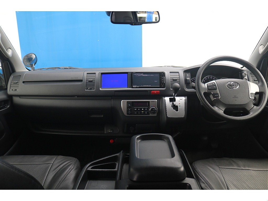 トヨタ ハイエース(17枚目)