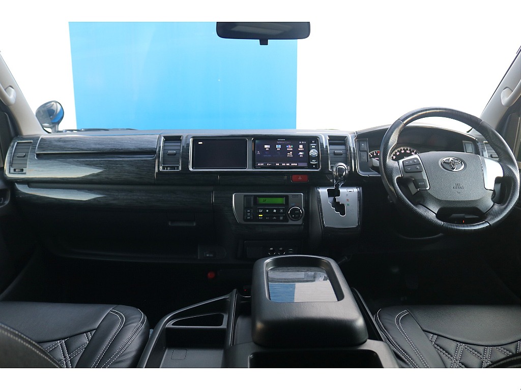 トヨタ ハイエース(16枚目)