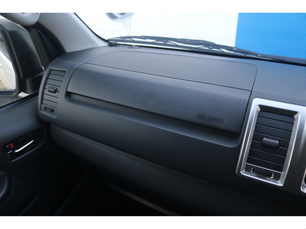 トヨタ ハイエース(14枚目)