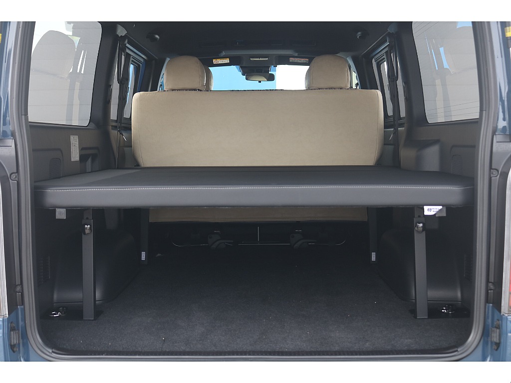 トヨタ ハイエースバン(2枚目)