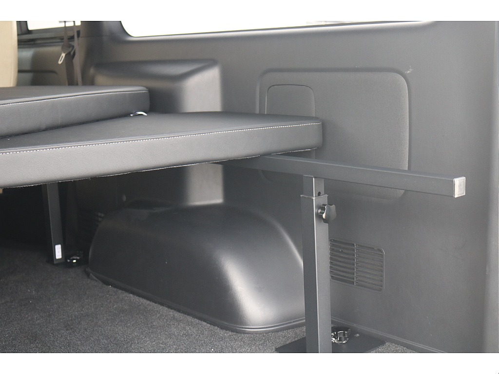 トヨタ ハイエースバン(13枚目)