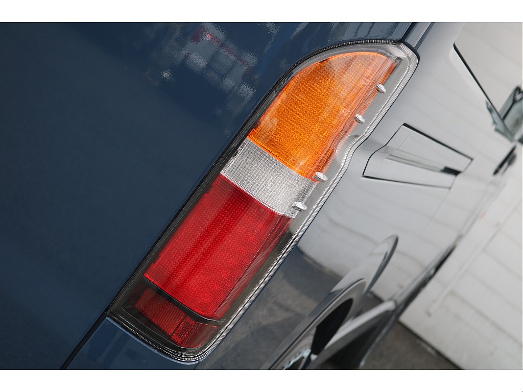 トヨタ ハイエースバン(6枚目)