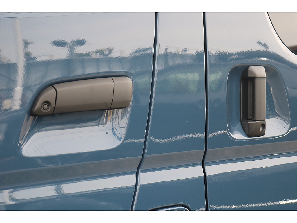 トヨタ ハイエースバン(10枚目)