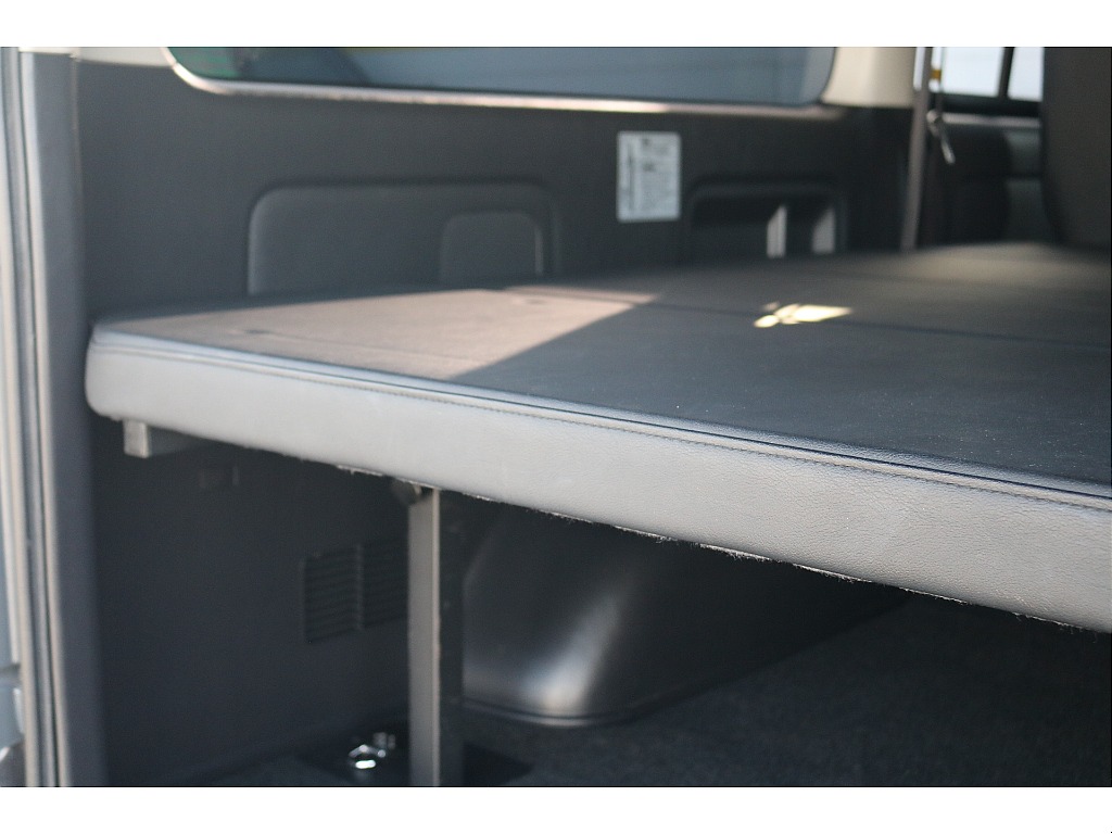 トヨタ ハイエースバン(13枚目)