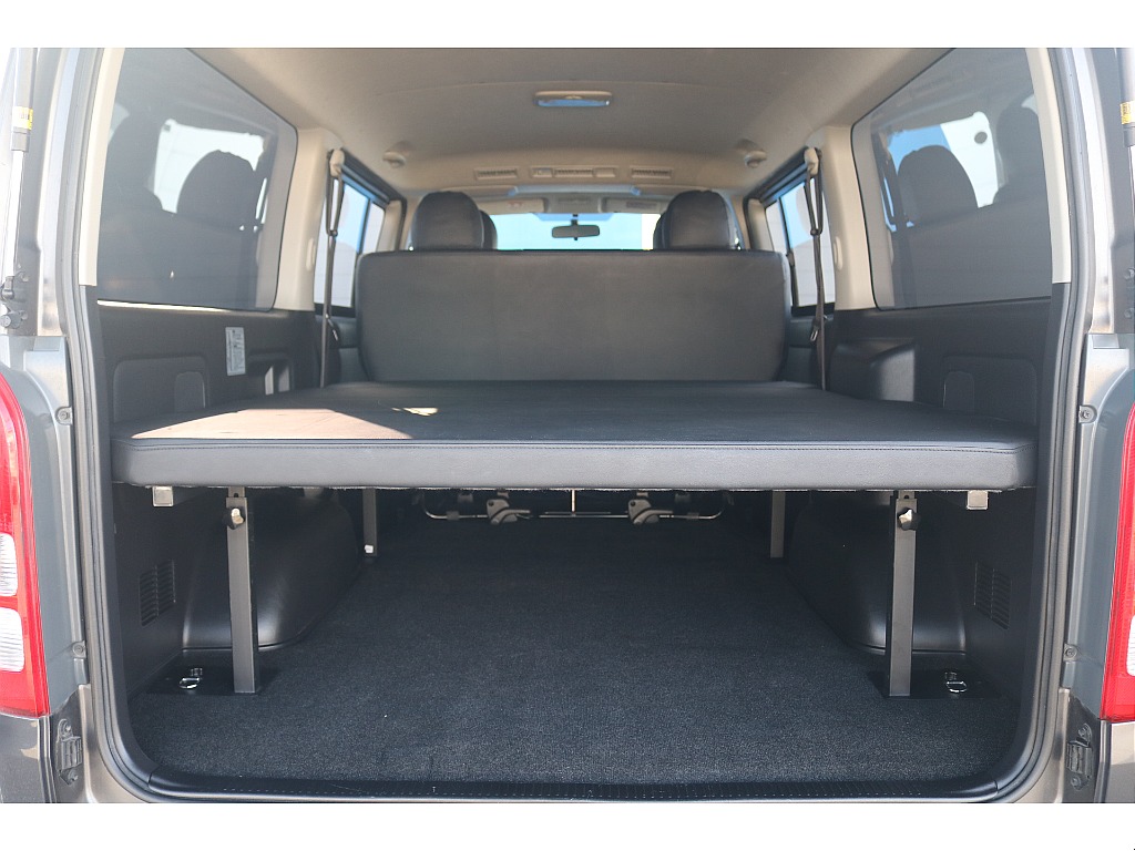 トヨタ ハイエースバン(9枚目)