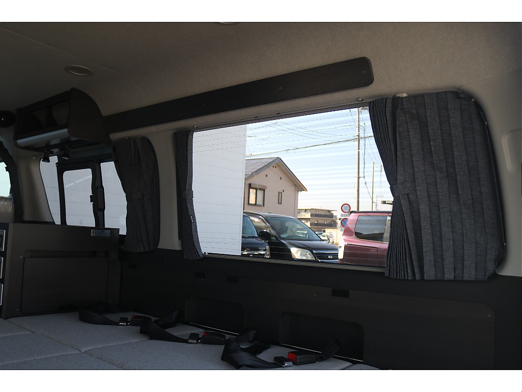 トヨタ ハイエース(8枚目)