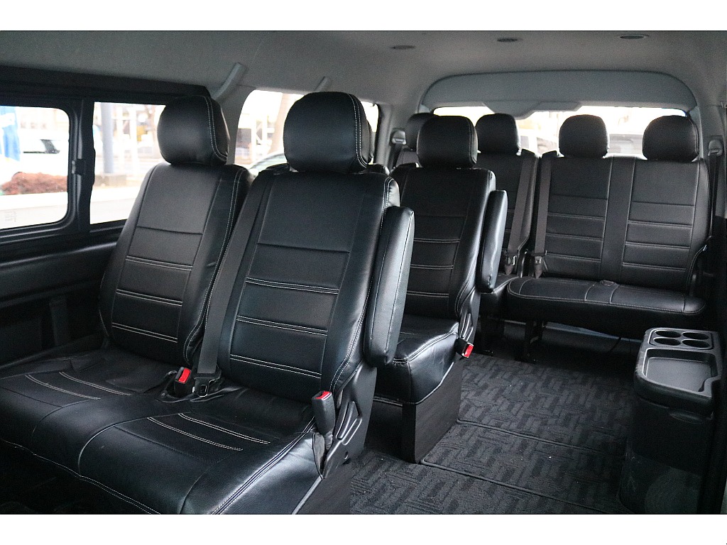 トヨタ ハイエース(2枚目)