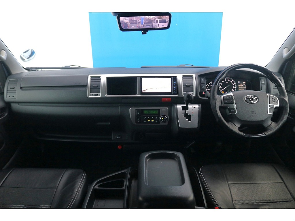 トヨタ ハイエース(17枚目)