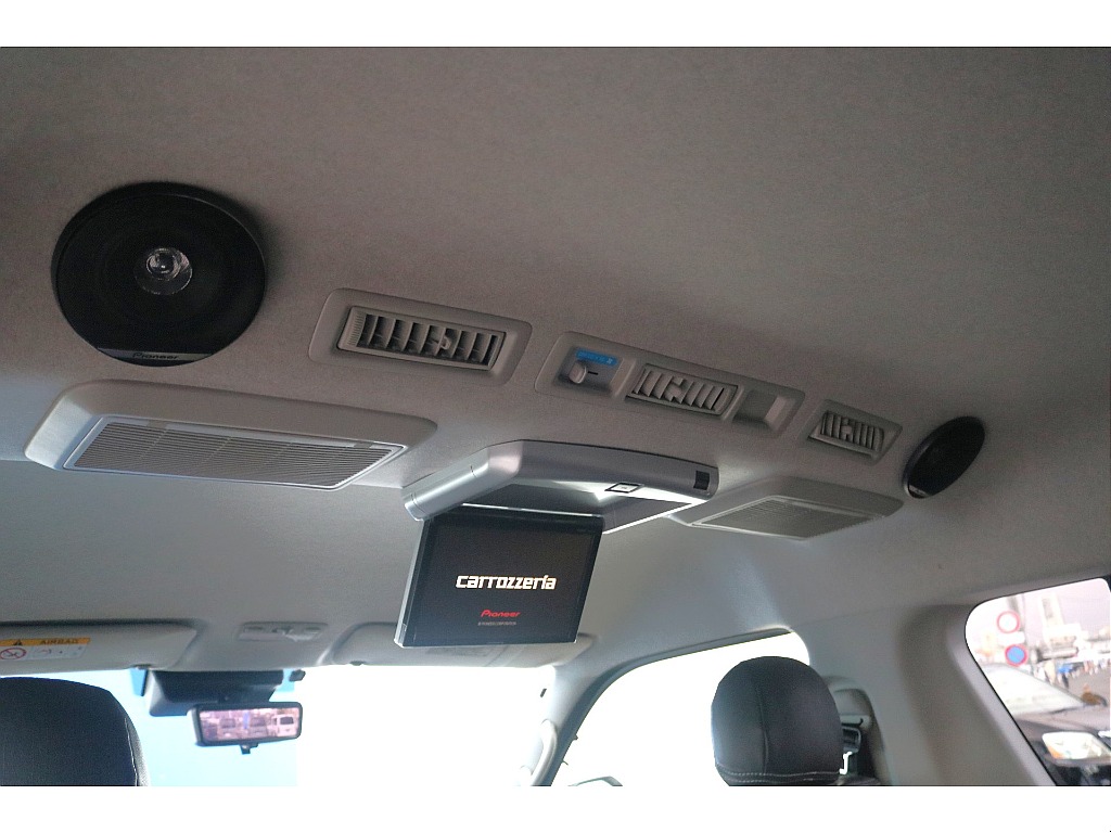 トヨタ ハイエース(4枚目)