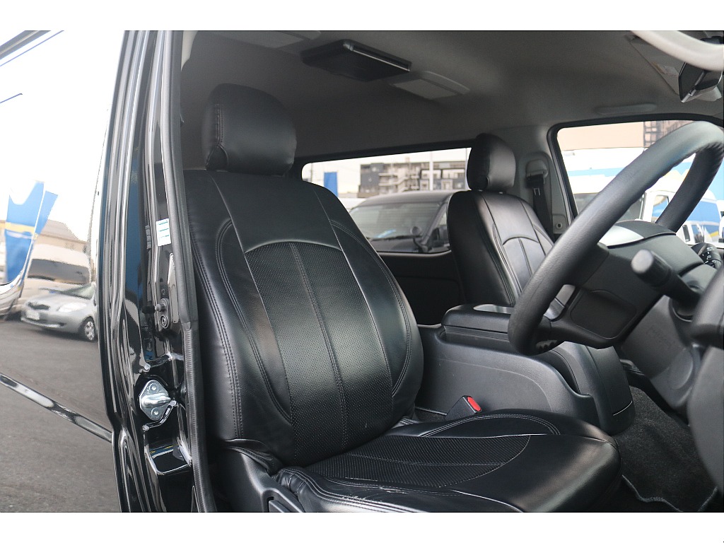 トヨタ ハイエース(14枚目)