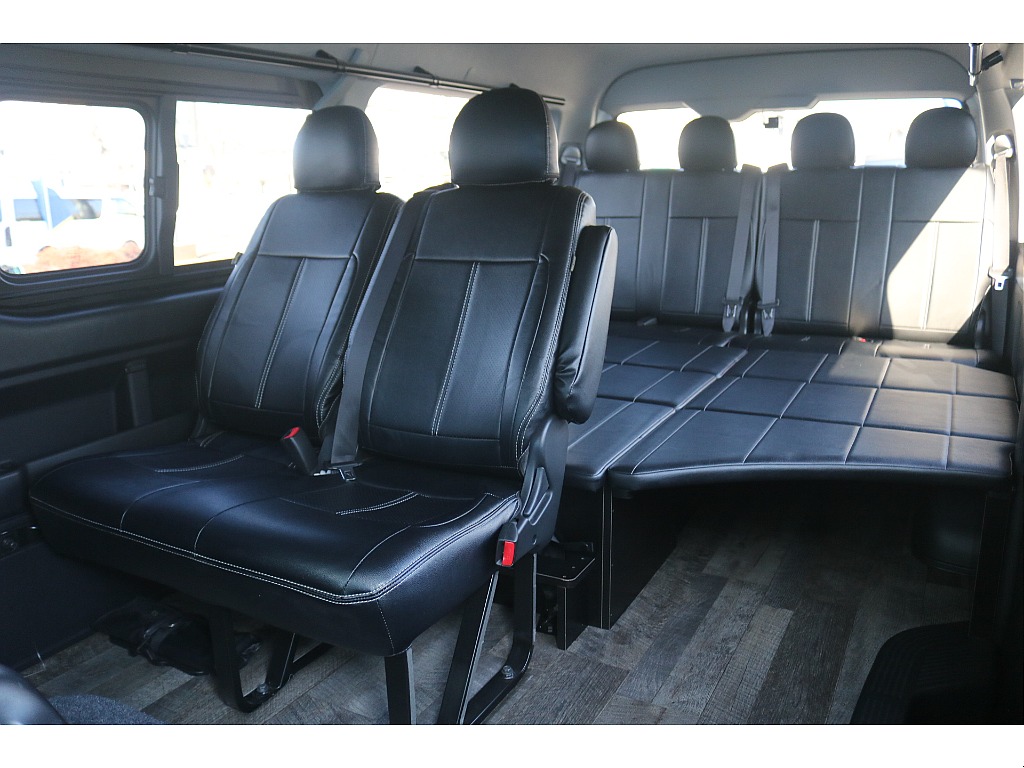 トヨタ ハイエース(2枚目)