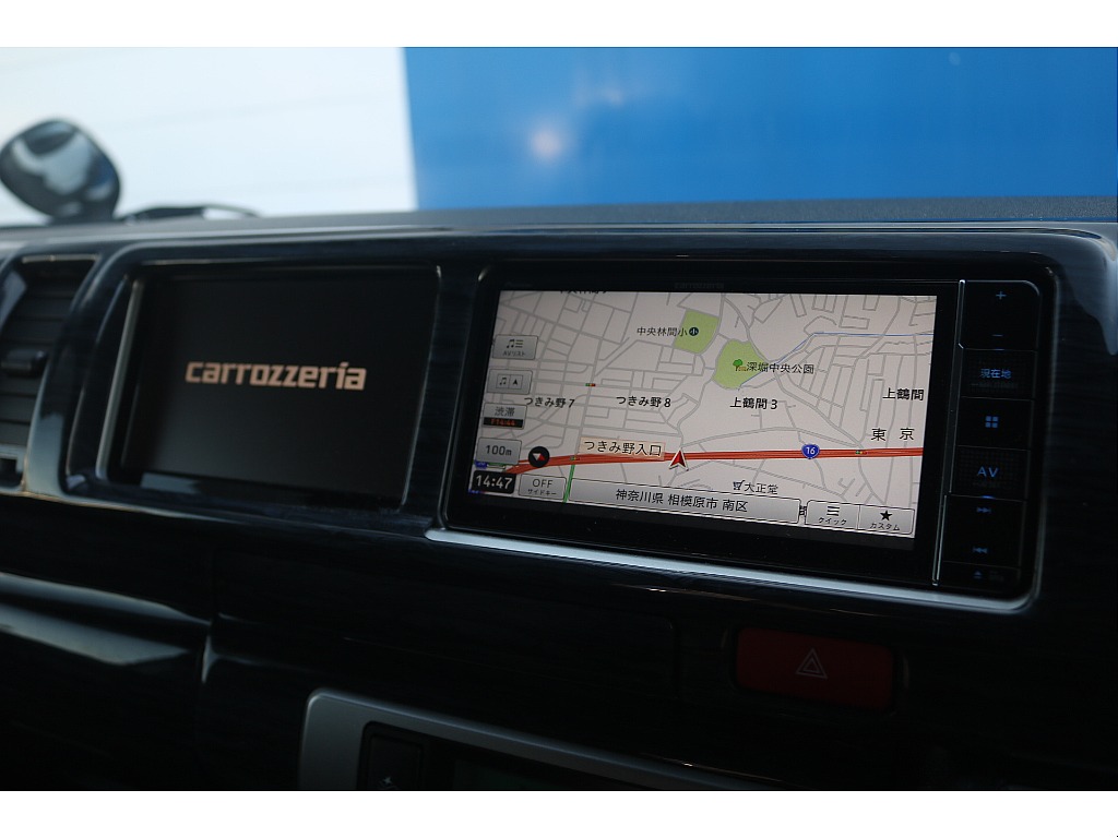 トヨタ ハイエース(4枚目)